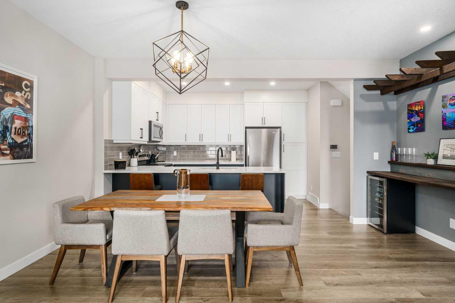 915 Crestridge Common SW