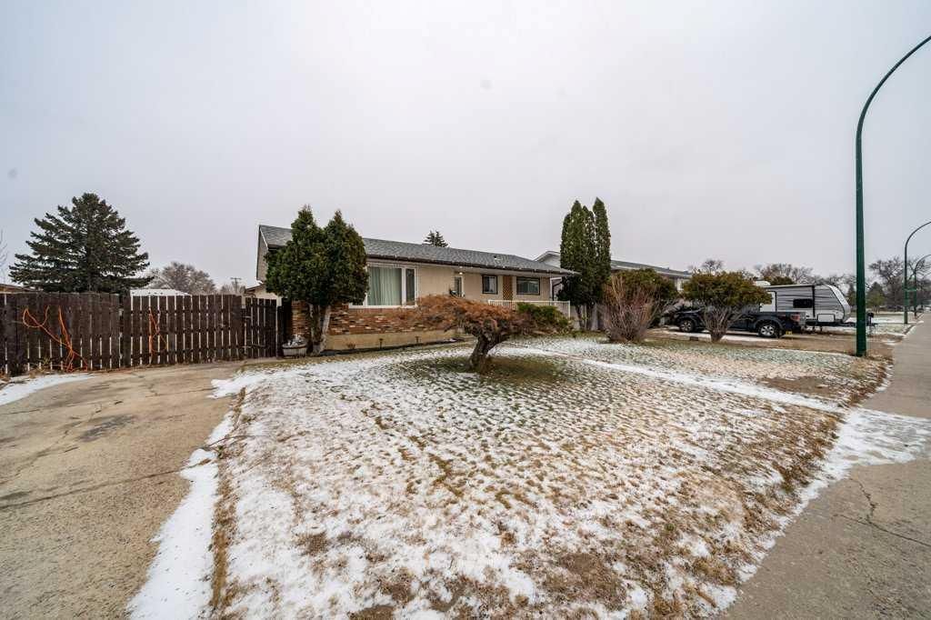 Photo of 1647 4 Avenue NE, Medicine Hat, AB T1C 1A4 (MLS # A2275850)