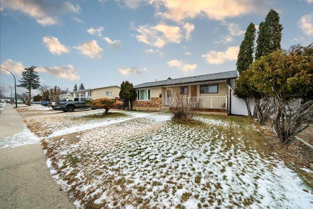 Photo of 1647 4 Avenue NE, Medicine Hat, AB T1C 1A4 (MLS # A2275850)