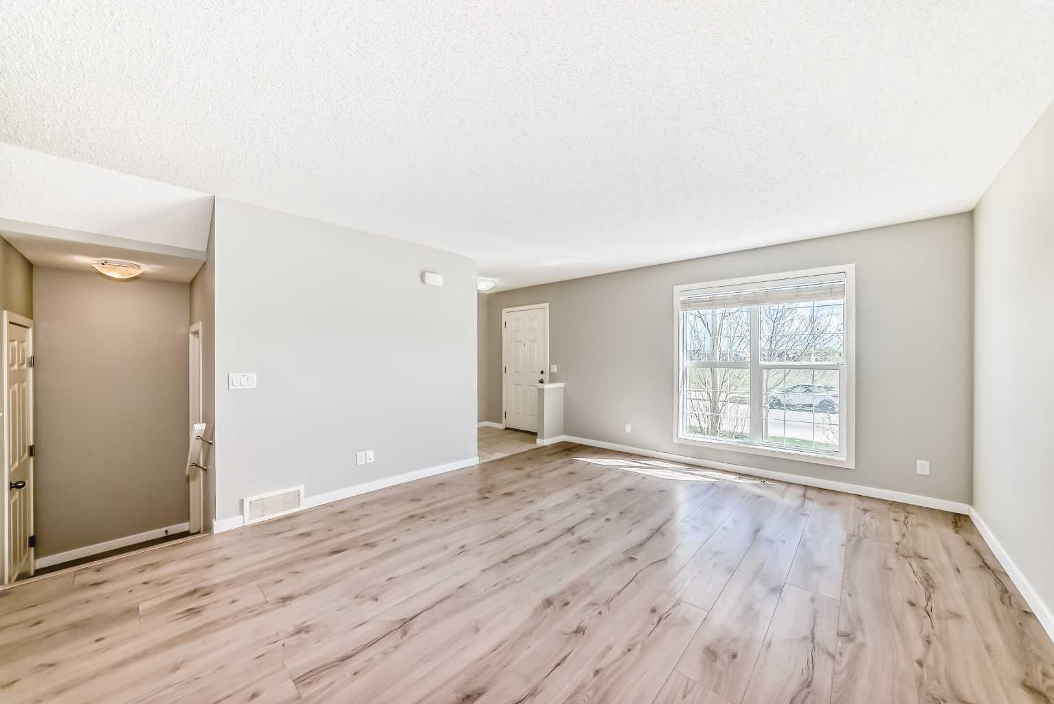 393 Legacy Boulevard SE