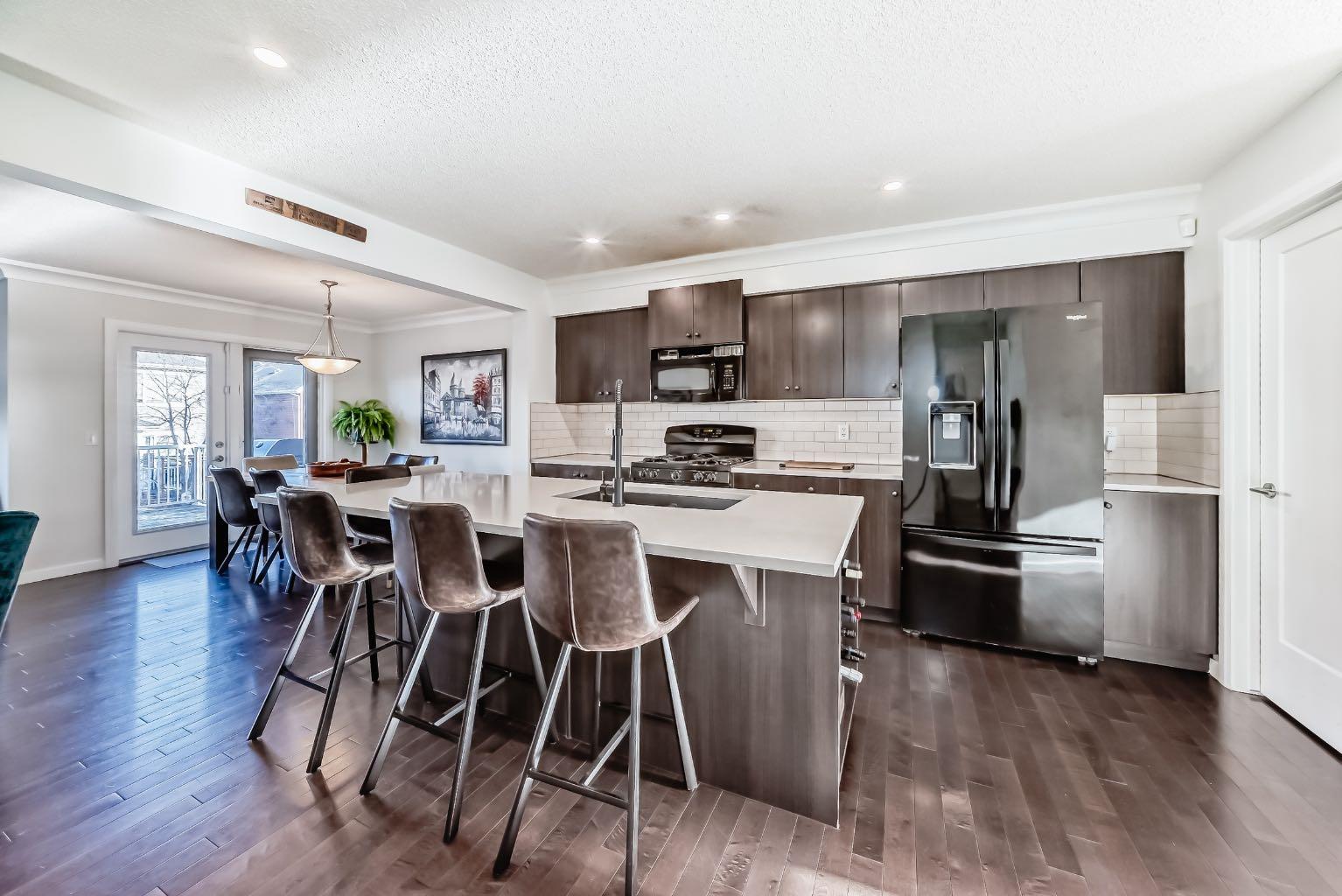 786 River Heights Crescent