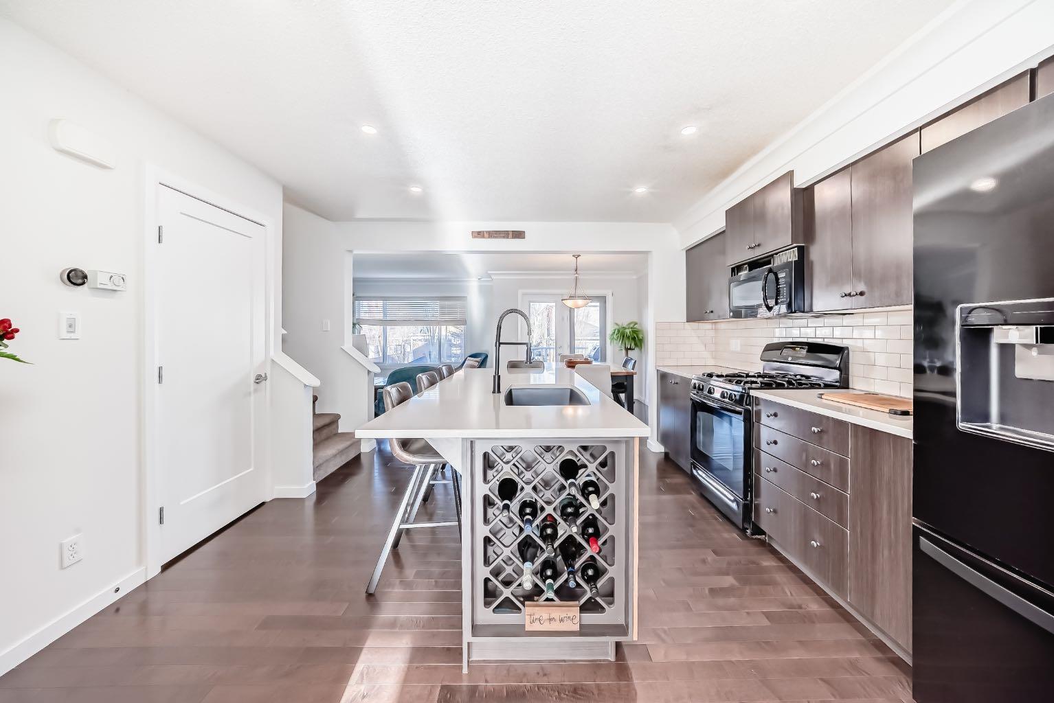 786 River Heights Crescent