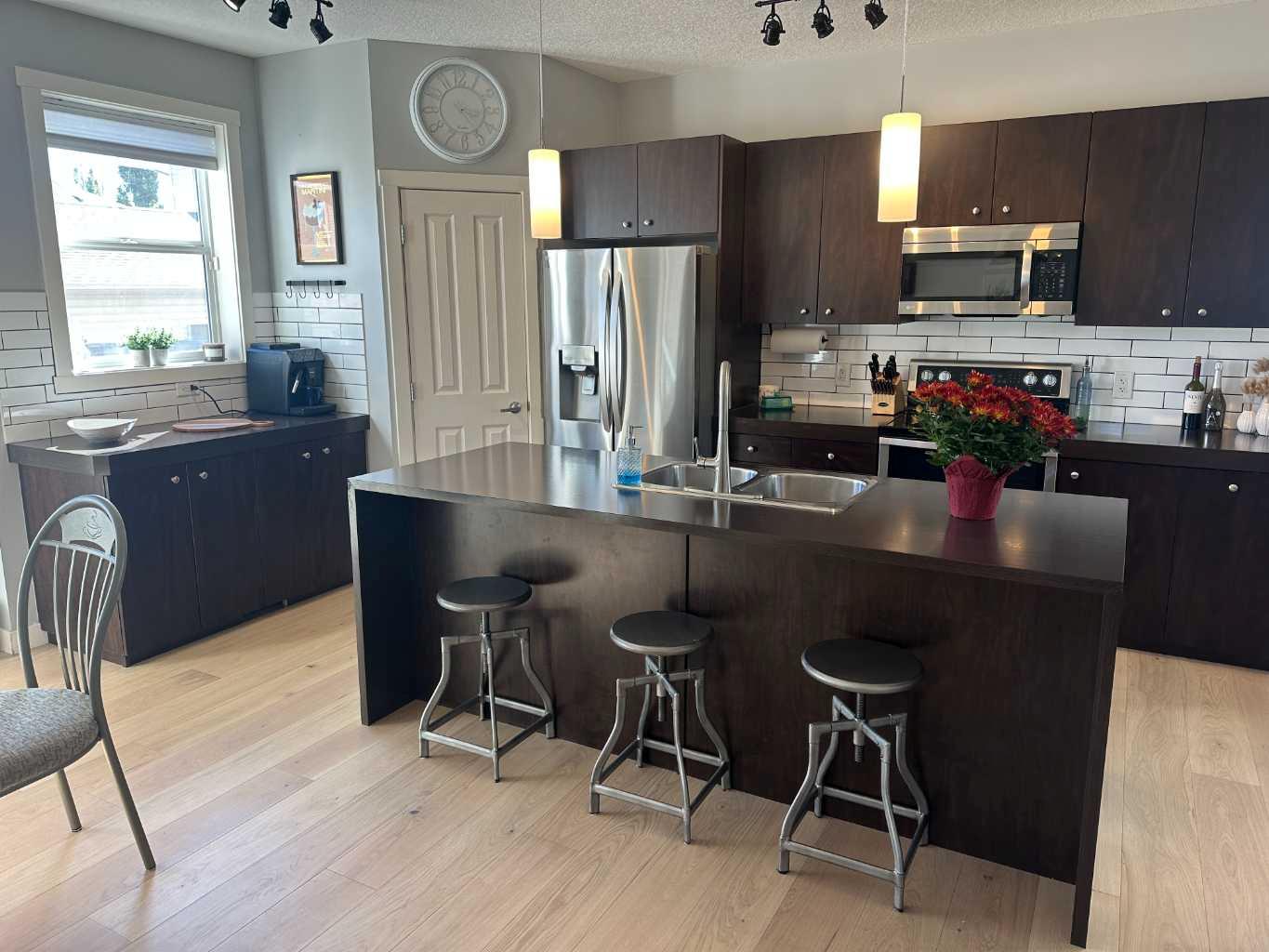 64 Elgin Meadows Manor SE