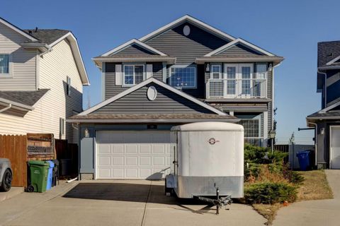 20 Coral Reef Bay NE Calgary AB T3J 3Y4