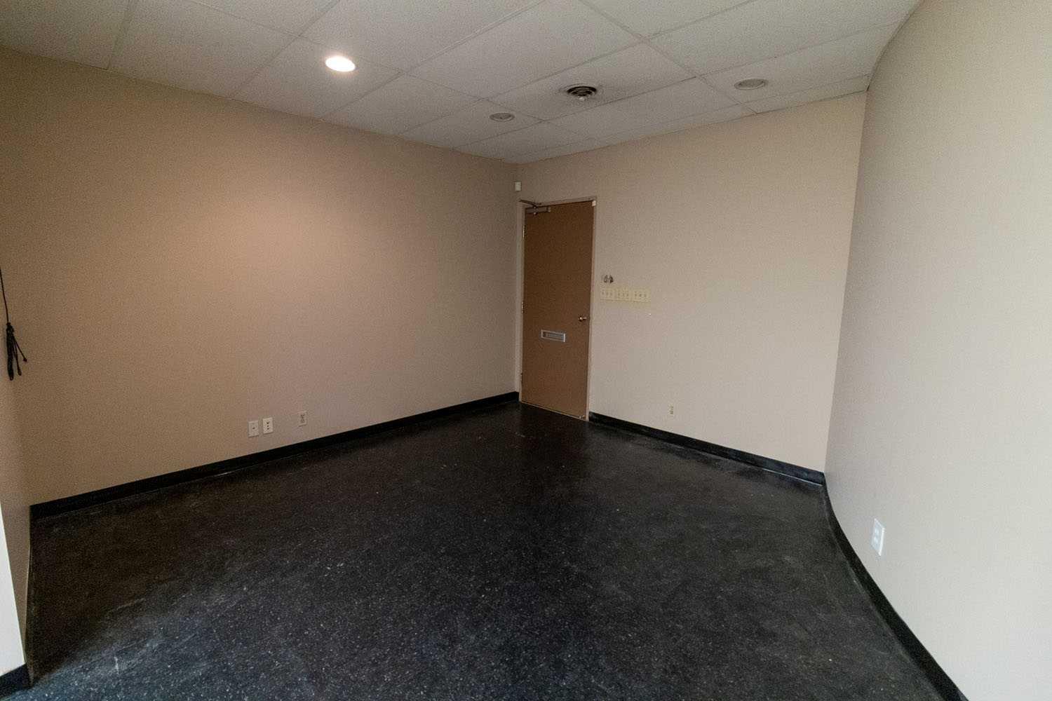 4712 13 Street NE Suite 204