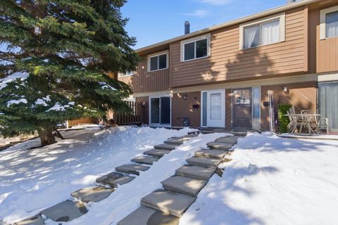 Photo of 4940 39 Avenue SW #49, Calgary, AB T3E 6K4 (MLS # A2303468)