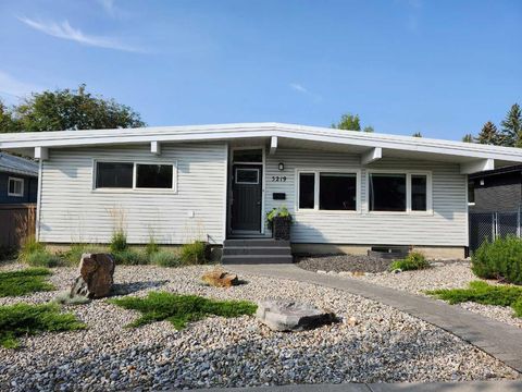 5219 Brisebois Drive NW Calgary AB T2L 2G7
