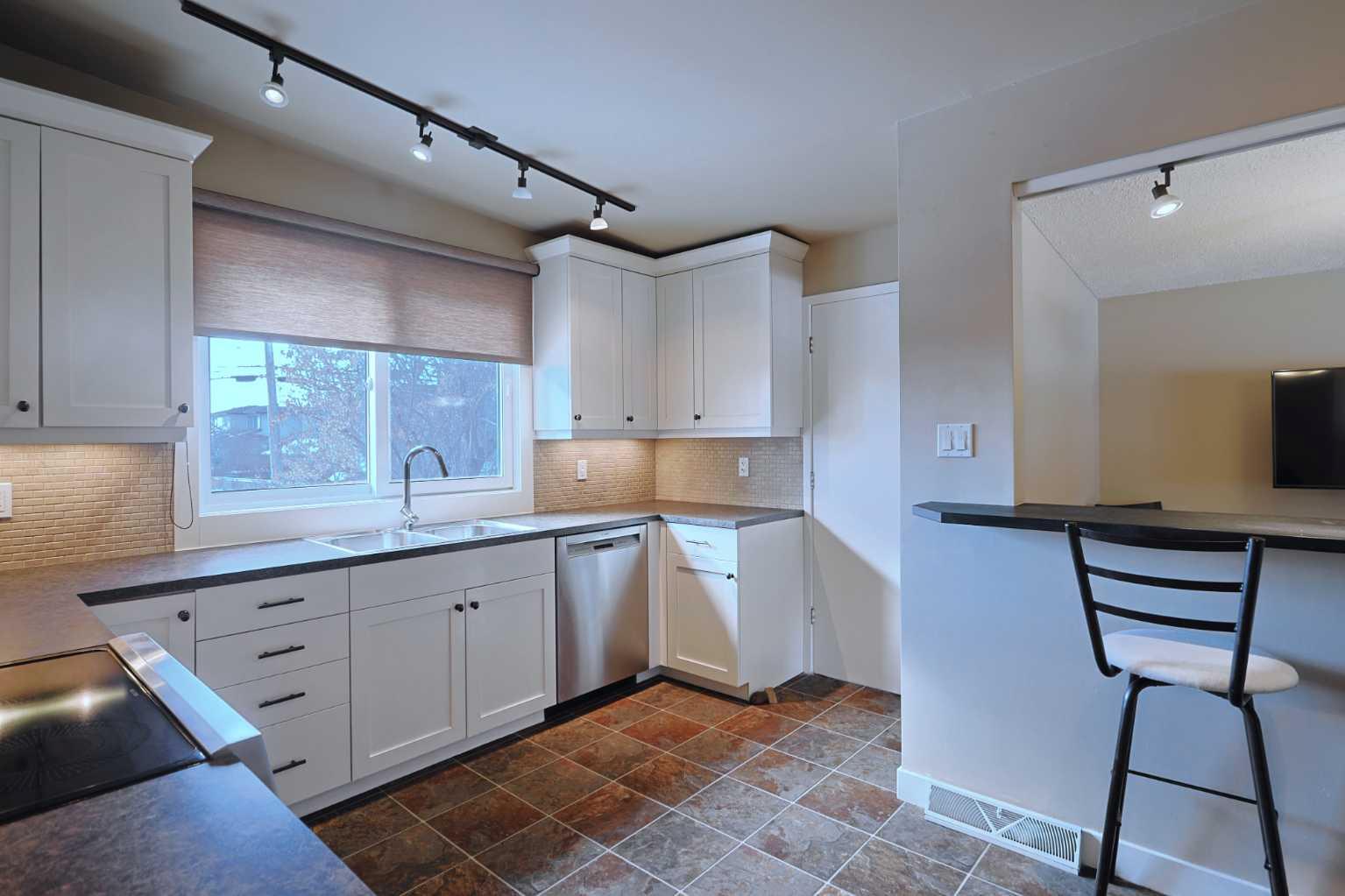 5219 Brisebois Drive NW