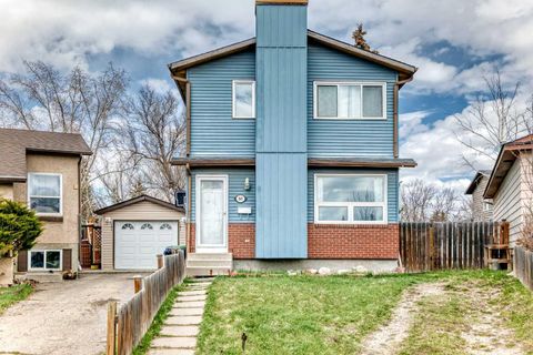 Photo of 365 Whitlock Way NE, Calgary, AB T1Y 5C9 (MLS # A2306699)