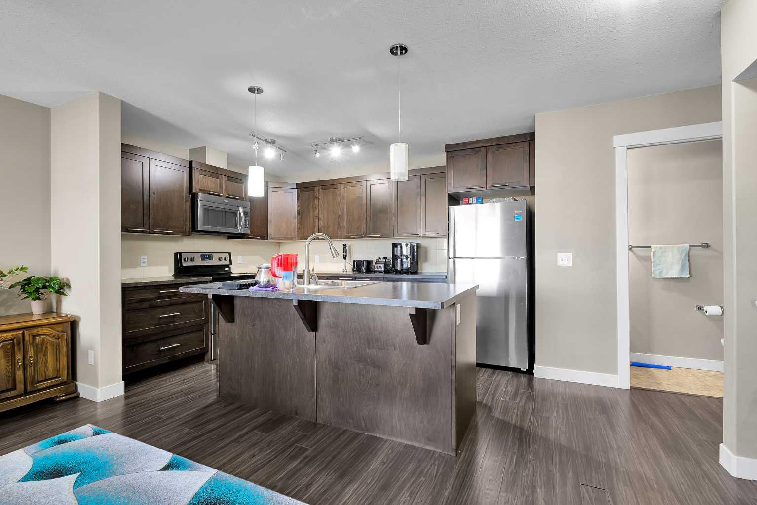 909 Skyview Ranch Grove