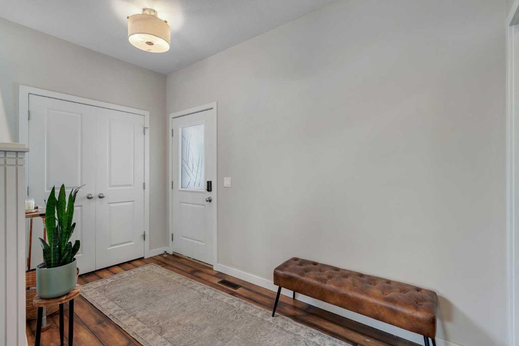 Photo of 69 Kingsbridge Place SE, Airdrie, AB T4A 0S4 (MLS # A2310590)