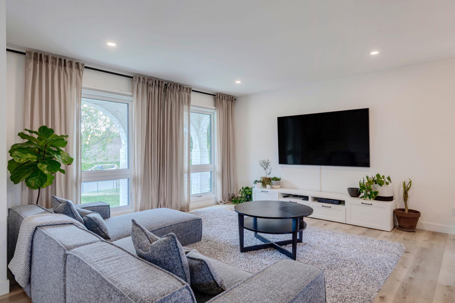 1240 Mapleglade Crescent SE