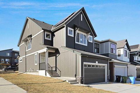 Photo of 264 Edith Place NW, Calgary, AB T3R 2E1 (MLS # A2272254)