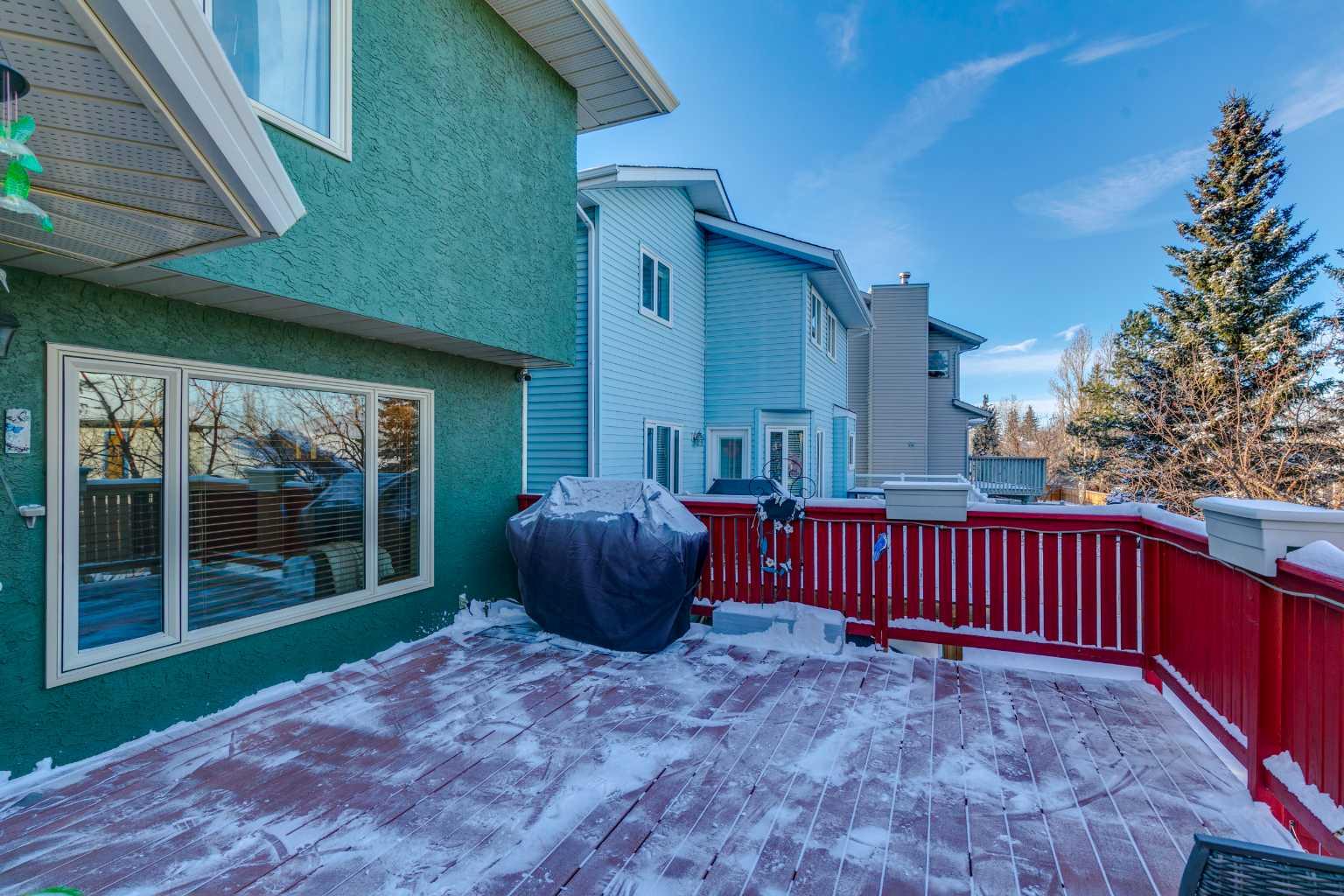 20 MacEwan Ridge View NW