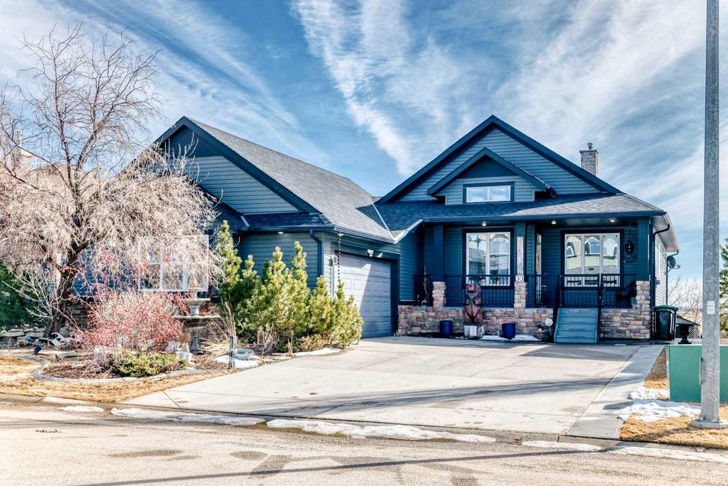 Photo of 33 Boulder Creek Manor SE, Langdon, AB T0J 1X3 (MLS # A2291251)