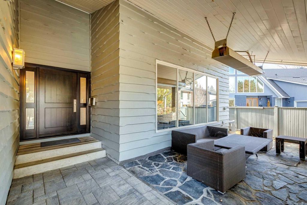 Photo of 336 Pump Hill Gardens SW, Calgary, AB T2V 4M7 (MLS # A2286084)