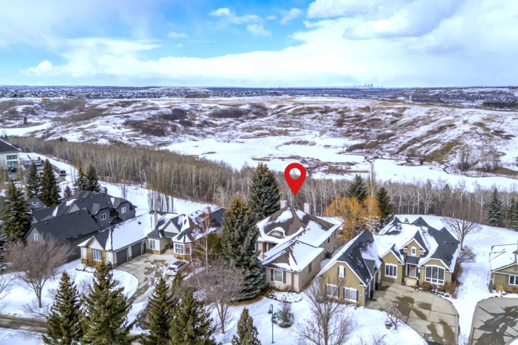 Photo of 33 Ridge Pointe Drive, Heritage Pointe, AB T1S 4H1 (MLS # A2292388)