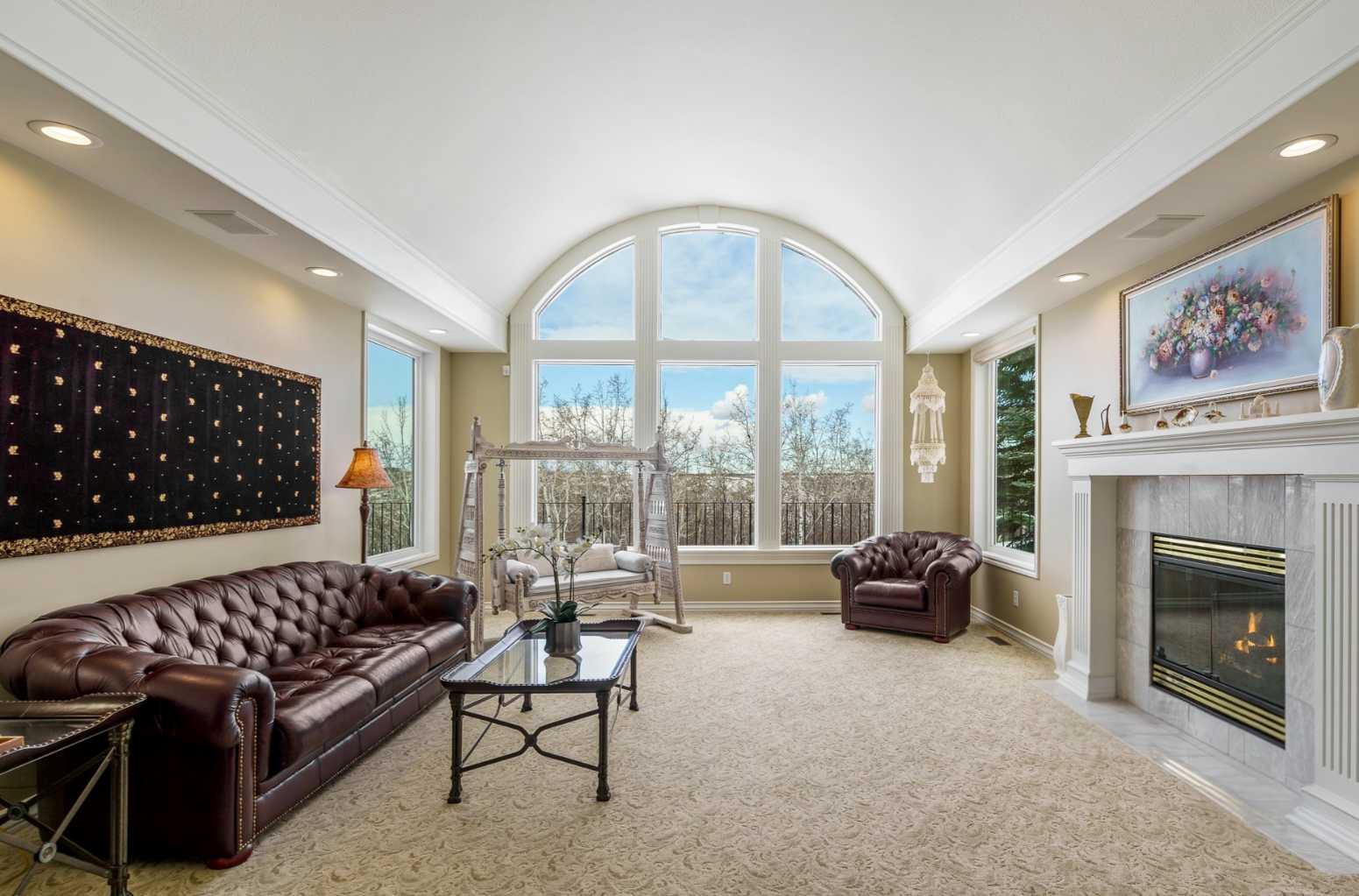 33 Ridge Pointe Drive