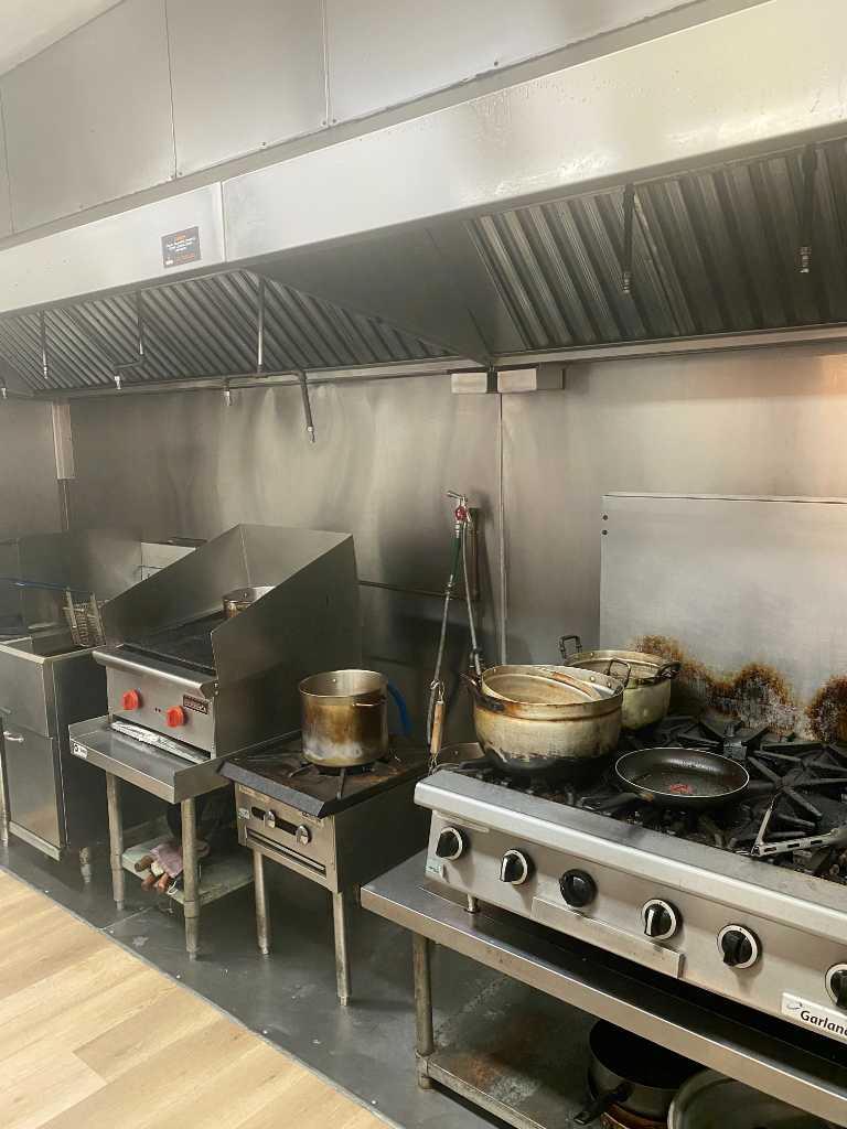 554 Northmount Drive NW