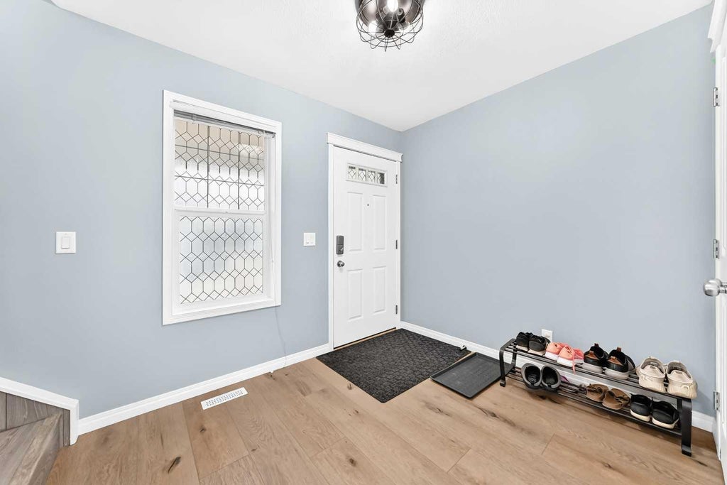 Photo of 14 Bayside Park SW, Airdrie, AB T4B 0V4 (MLS # A2344561)