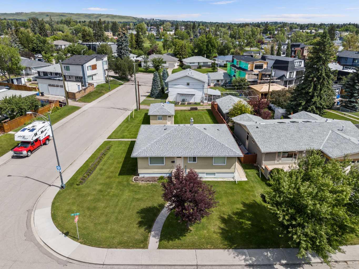 2140 Halifax Crescent NW