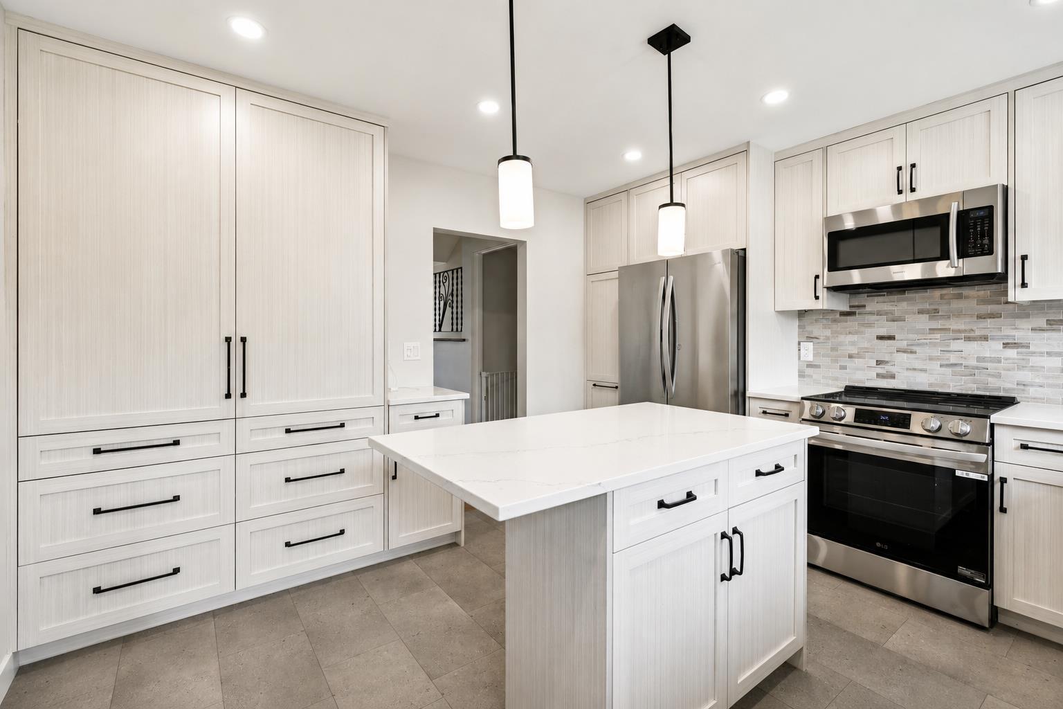 117 Chinook Drive SW