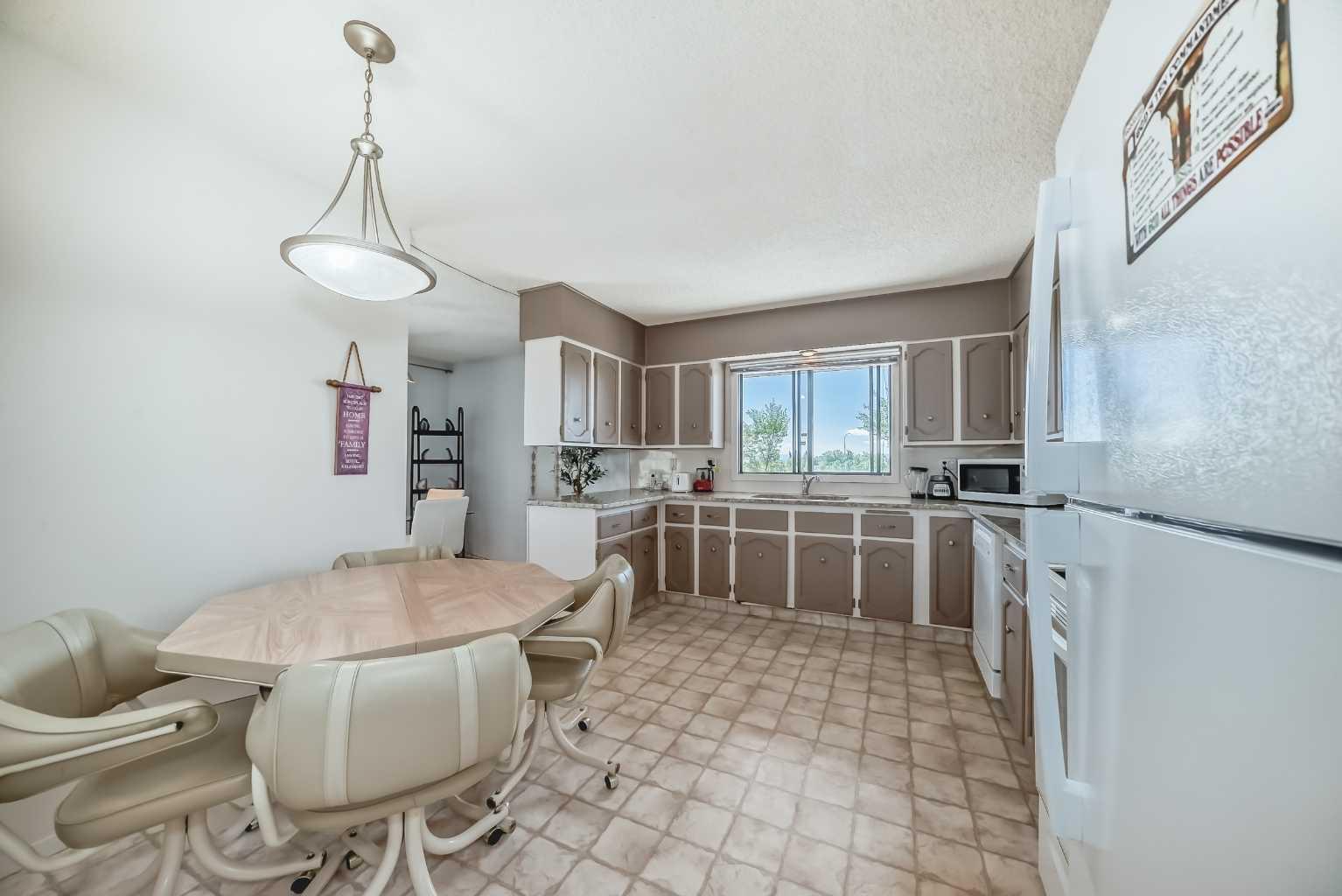 131 Ranchlands Court NW
