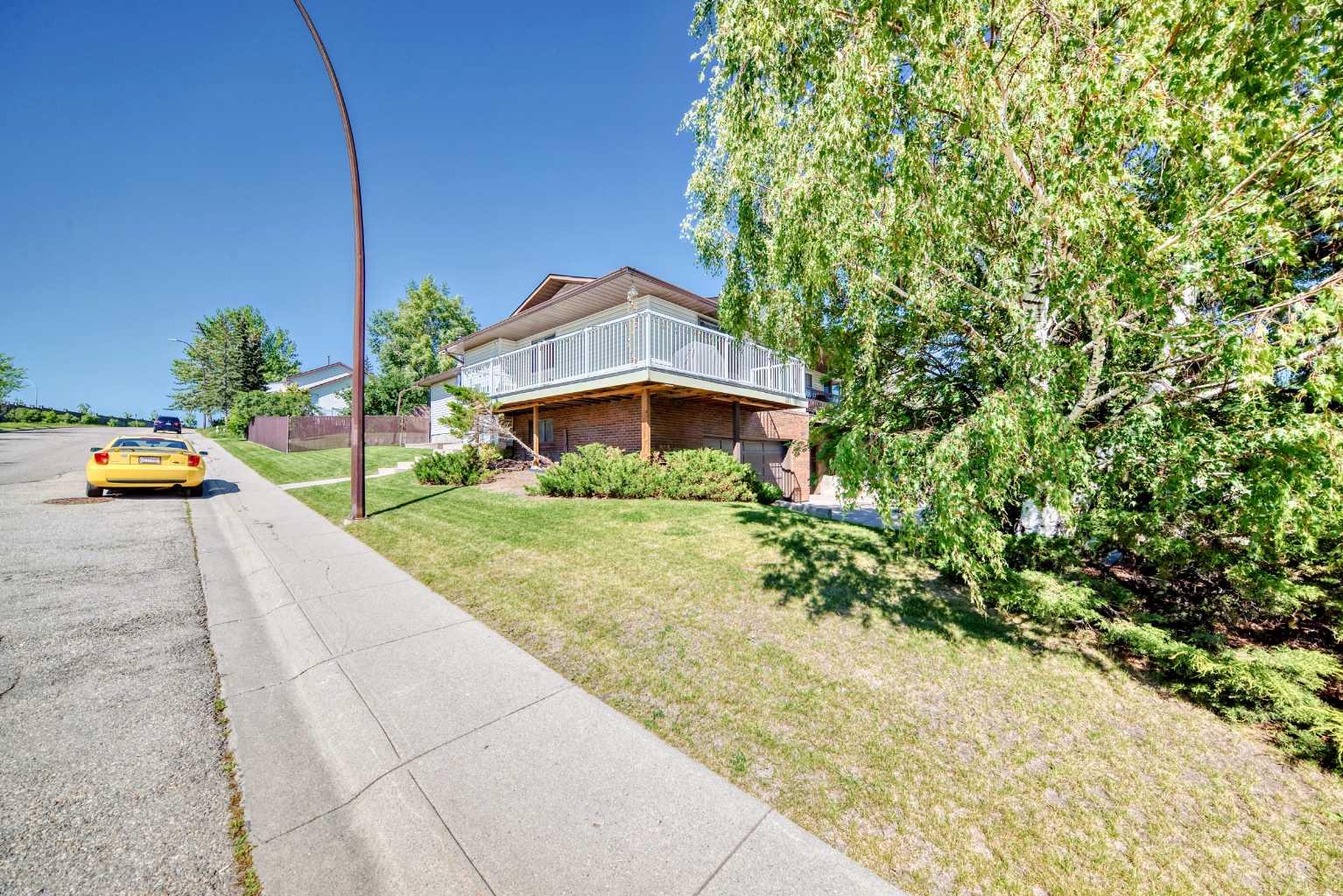 131 Ranchlands Court NW