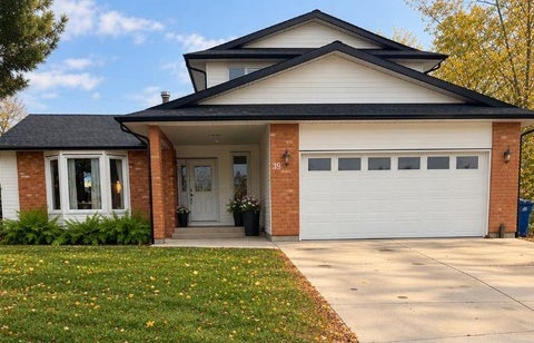 Photo of 39 Lakeview Crescent E, Brooks, AB T1R 0L9 (MLS # A2354528)