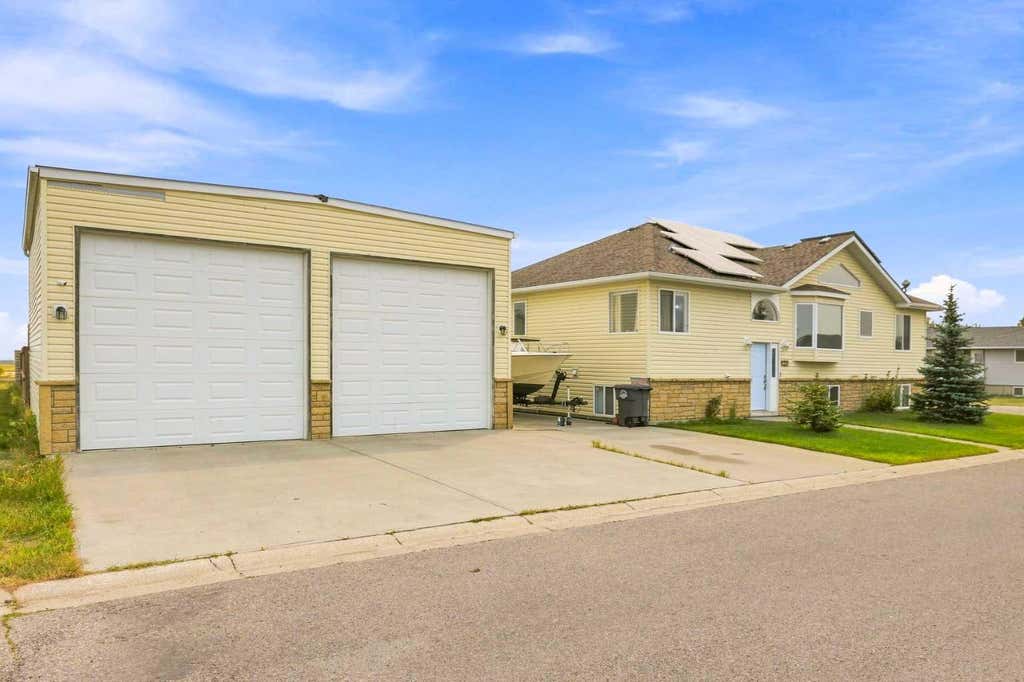 Photo of 273 Harvest Hills Road, Stavely, AB T0L 1Z0 (MLS # A2337399)