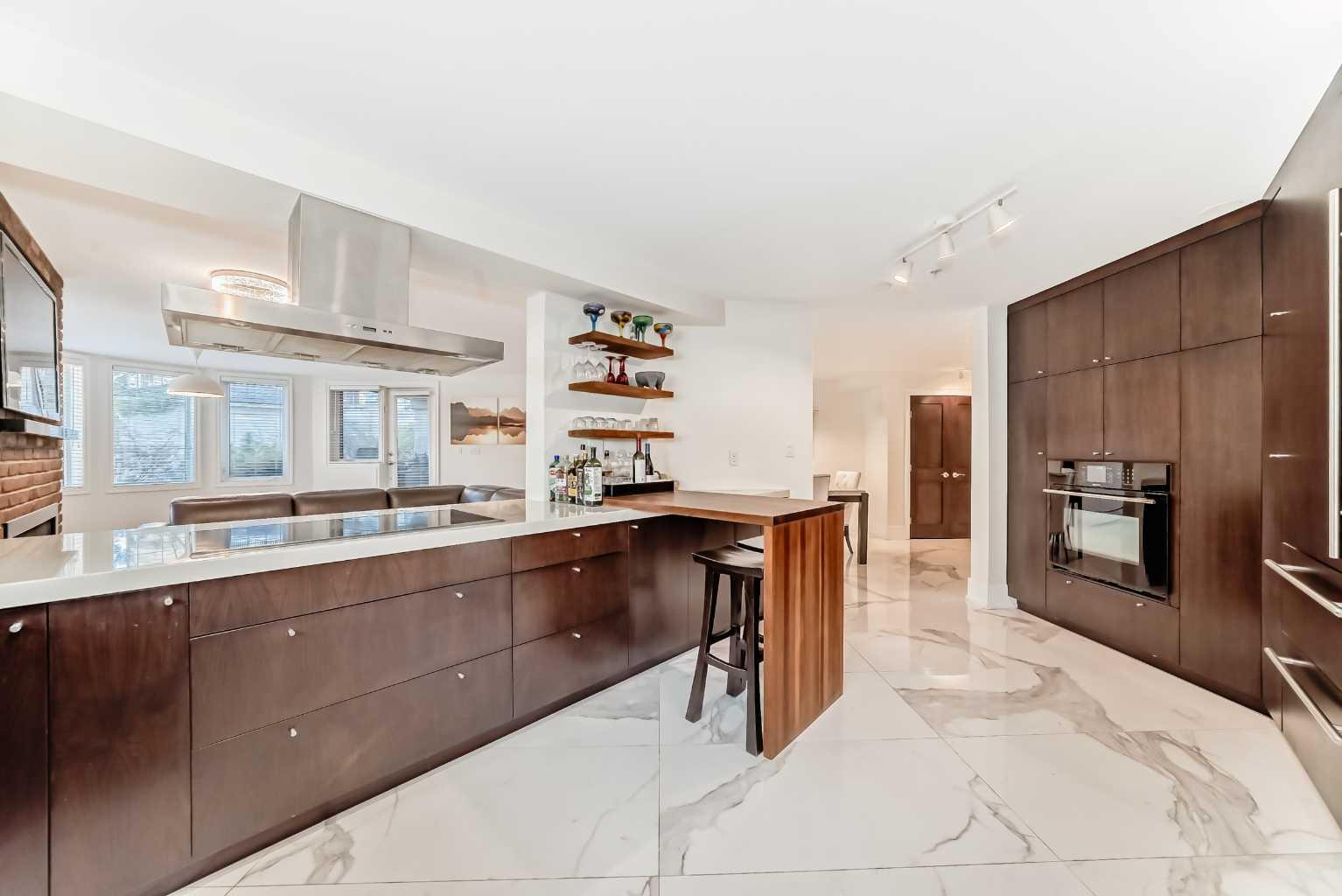 2422 Erlton Street SW 101