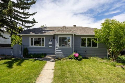 Photo of 2507 15A Street SW, Calgary, AB T2T 4B8 (MLS # A2323875)