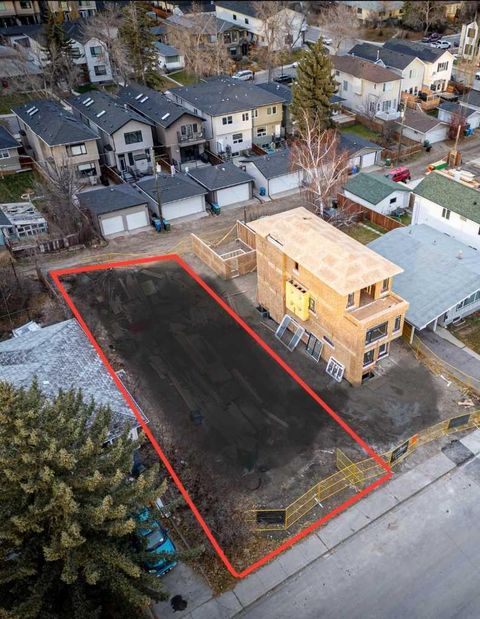 Photo of 722 52 Avenue SW, Calgary, AB T2V 0B5 (MLS # A2264089) Photo of 722 52 Avenue SW, Calgary, AB T2V 0B5 (MLS # A2264089)