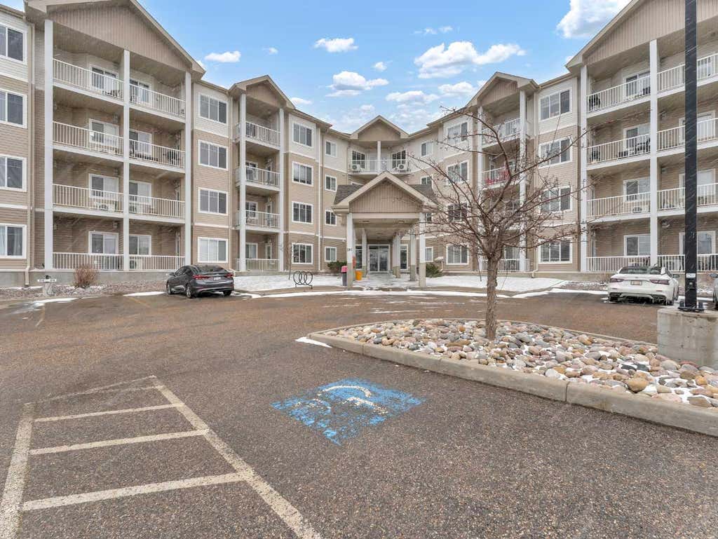 Photo of 194 Sunrise Circle SW #205, Medicine Hat, AB T1B 4P4 (MLS # A2332792)