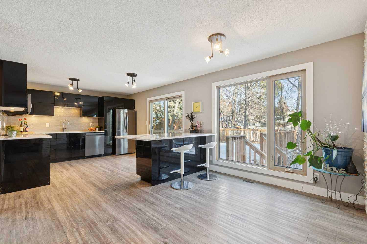 5432 Silverdale Drive NW