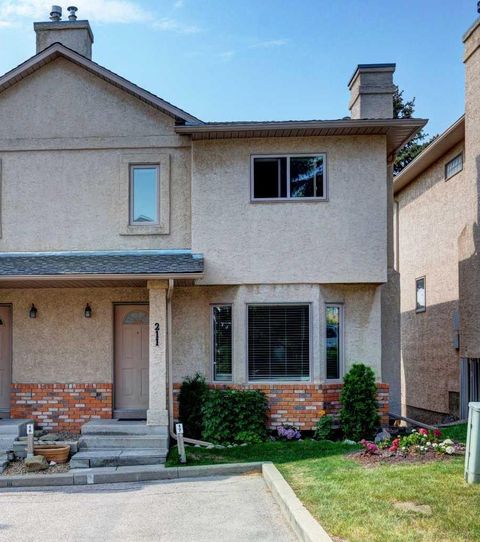 211 Christie Park Mews SW Calgary AB T3H 3H2