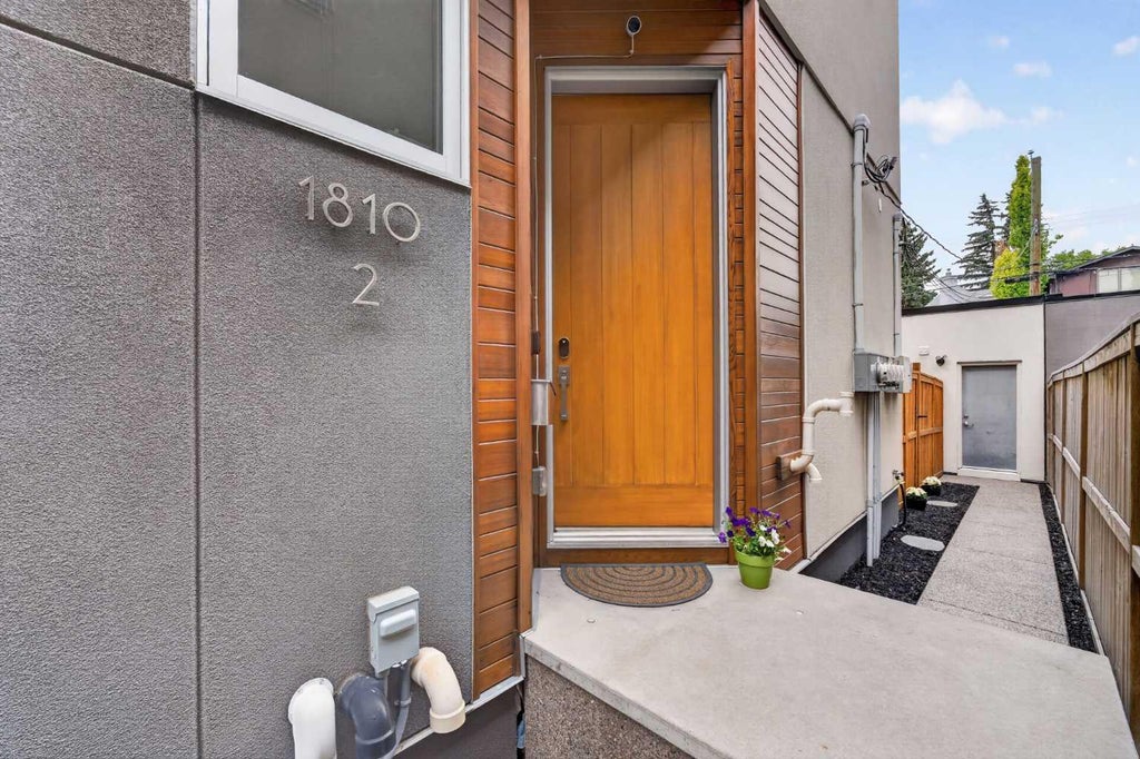 Photo of 1810 Kensington Road NW #2, Calgary, AB T2N 3R3 (MLS # A2340886)