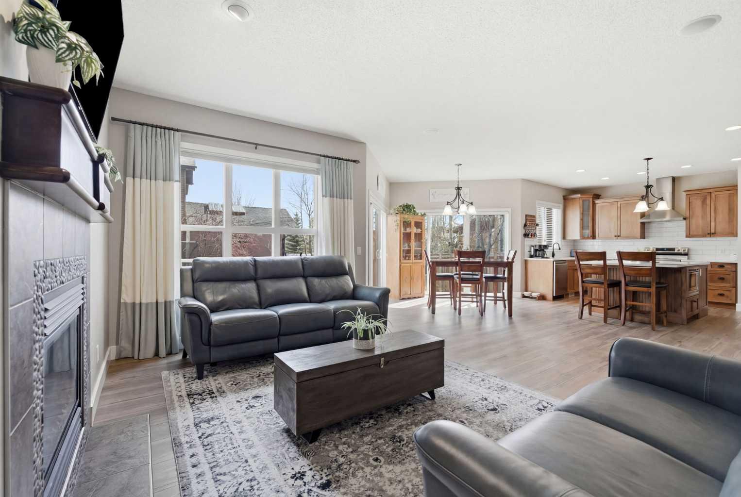 160 Crystal Green Drive SE