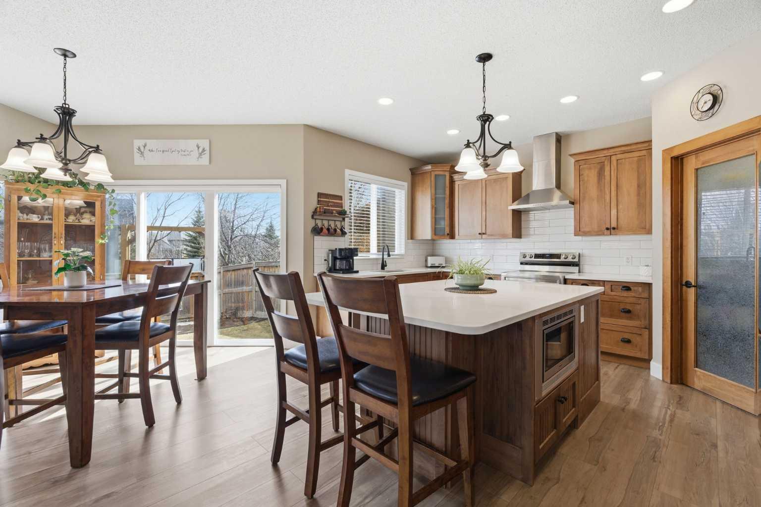 160 Crystal Green Drive SE