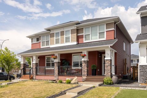 12 Red Embers Common NE Calgary AB T3N 1L1
