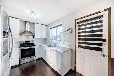 Photo of 11 Martinwood Road NE, Calgary, AB T3J 3G6 (MLS # A2309678)