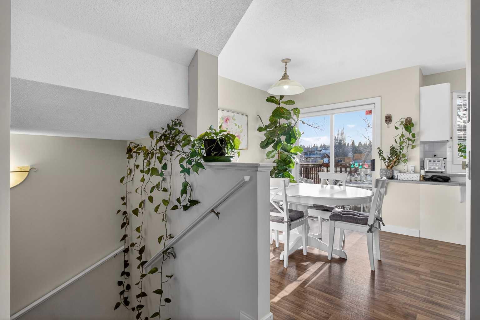 41 Sandarac Villas NW