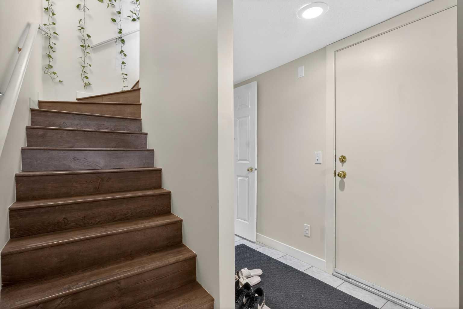 41 Sandarac Villas NW