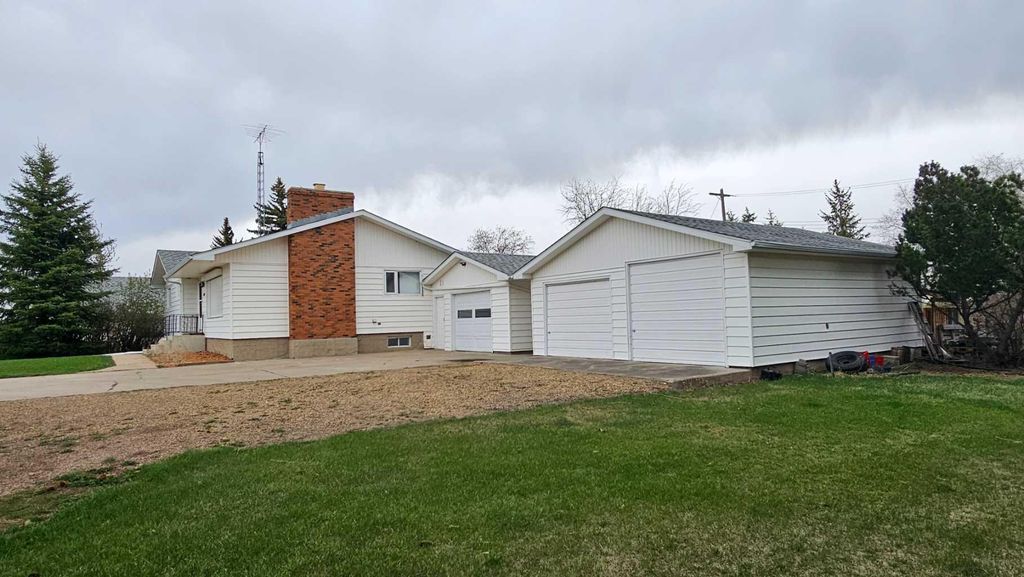 Photo of 5209 51 Street, Castor, AB T0C 0X0 (MLS # A2311658)
