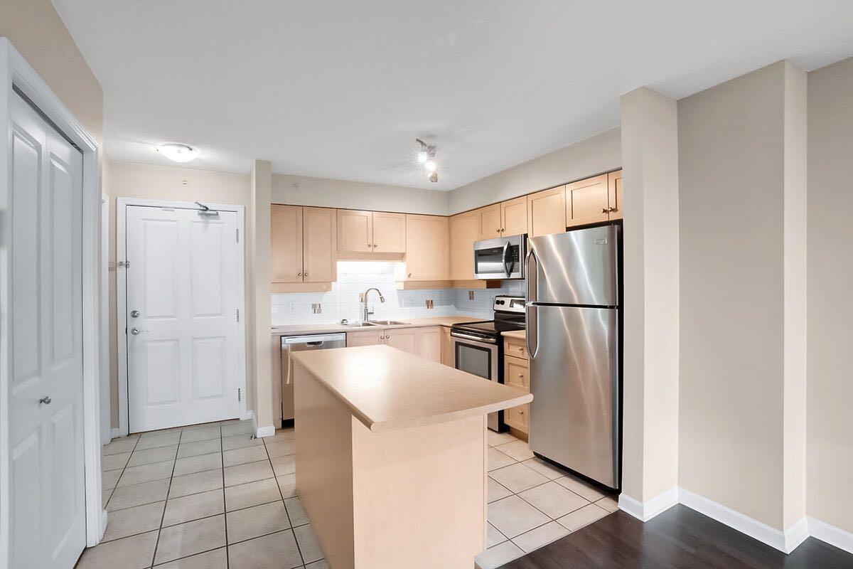 650 10 Street SW 306