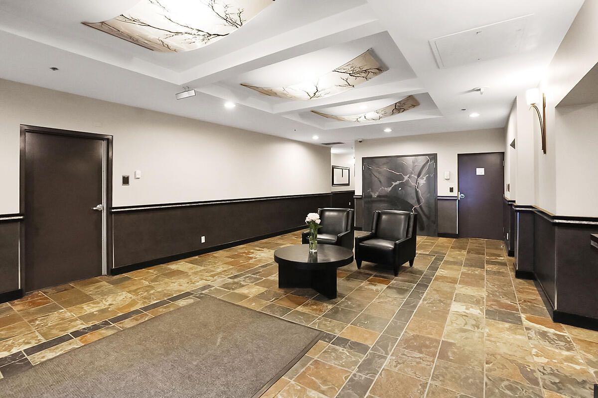 650 10 Street SW 306