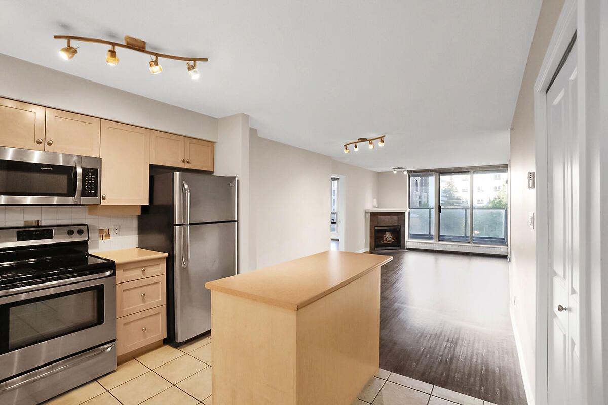650 10 Street SW 306