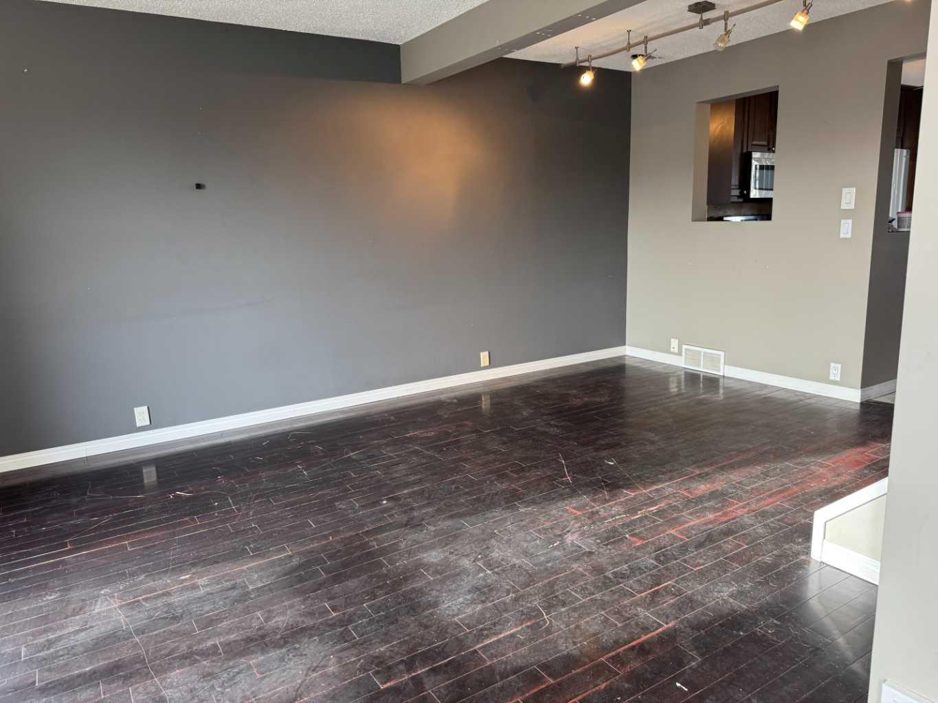 220 Erin Mount Crescent SE 8