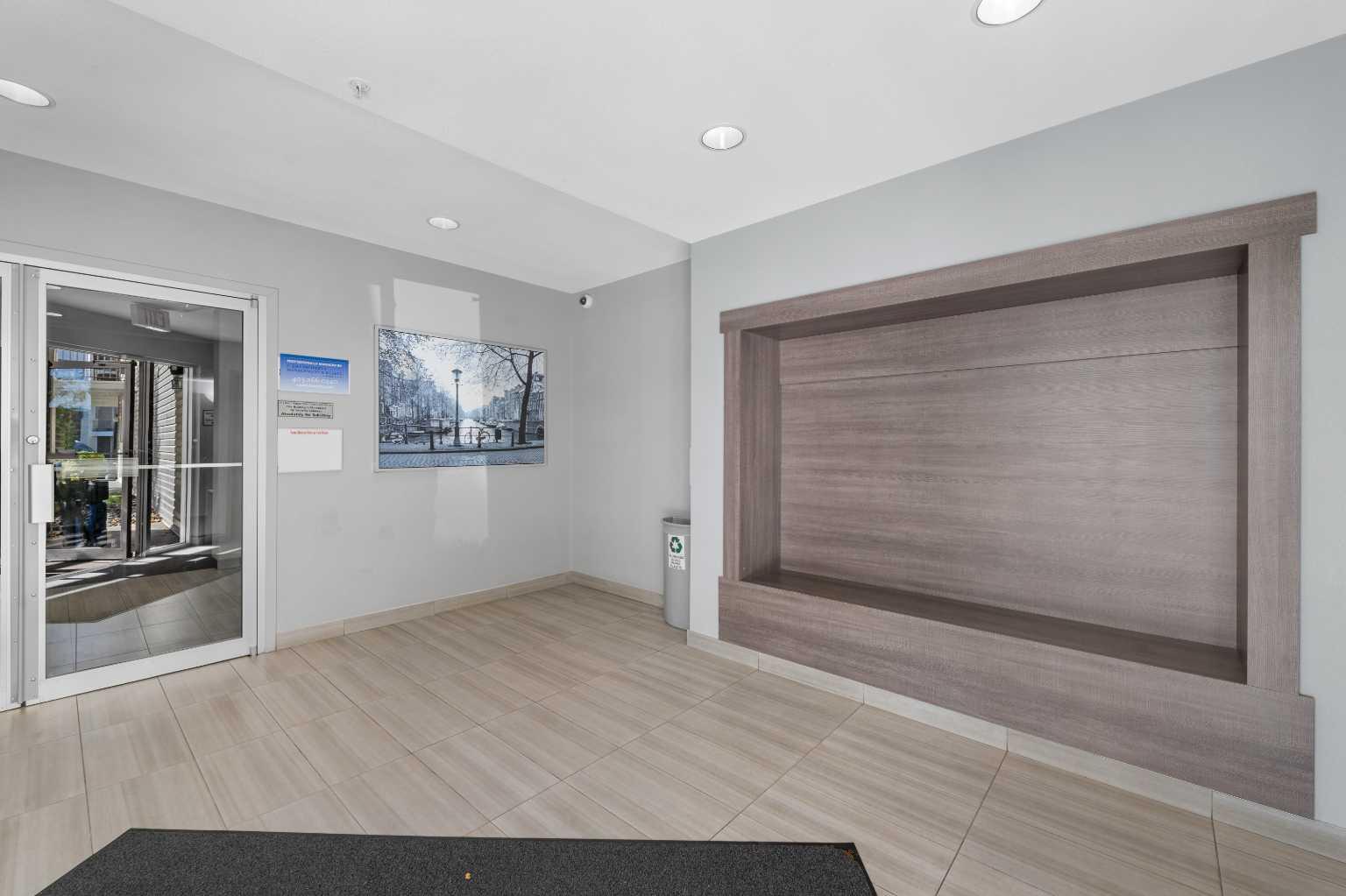 333 Taravista Drive NE 1406