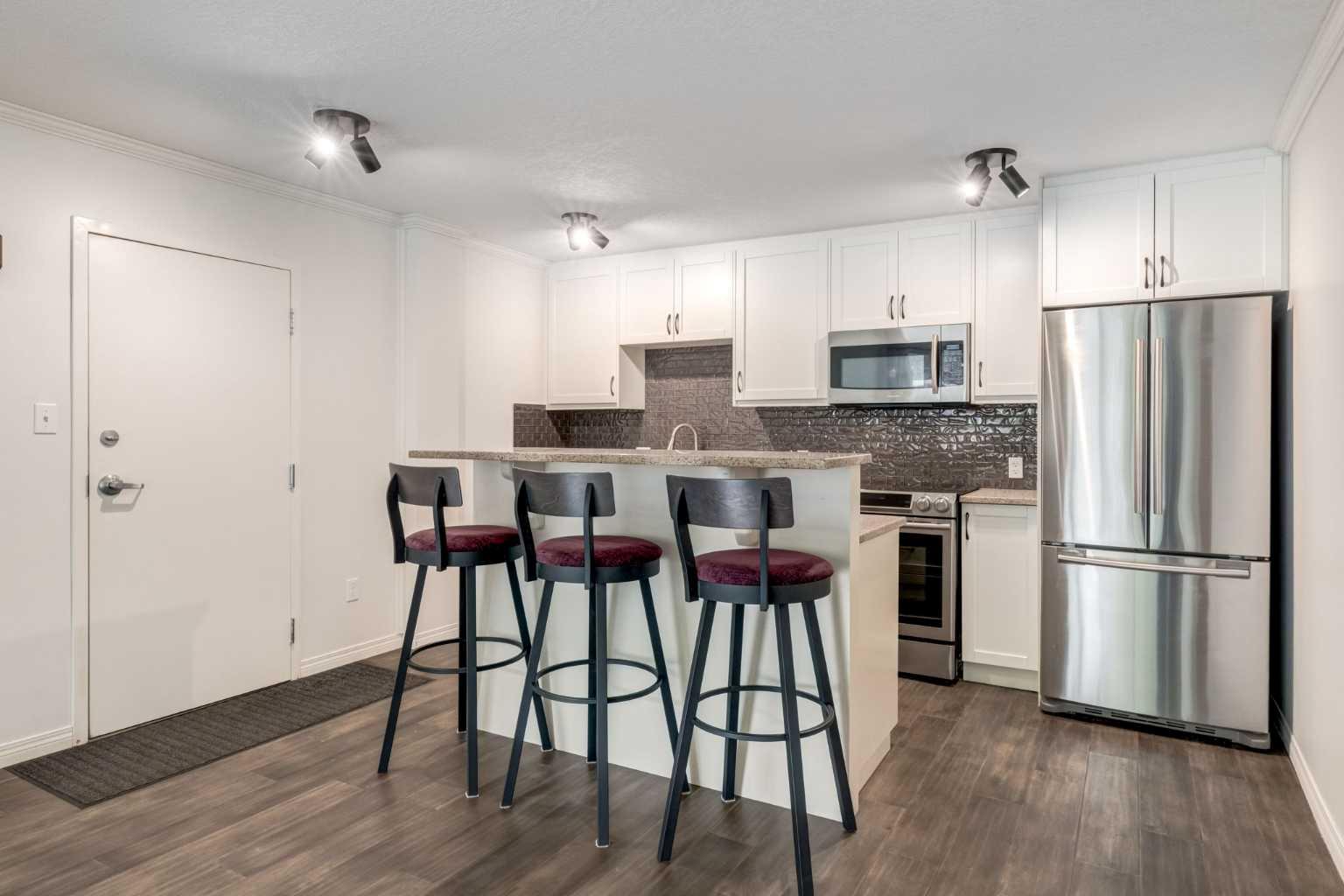 126 24 Avenue SW 102